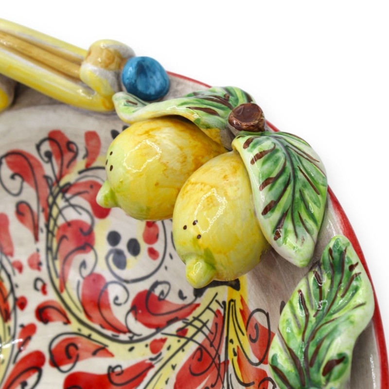 Centre de table en céramique Caltagirone, Ø env. avec applications de citrons, fleurs et feuilles, décor rouge XVIIème s