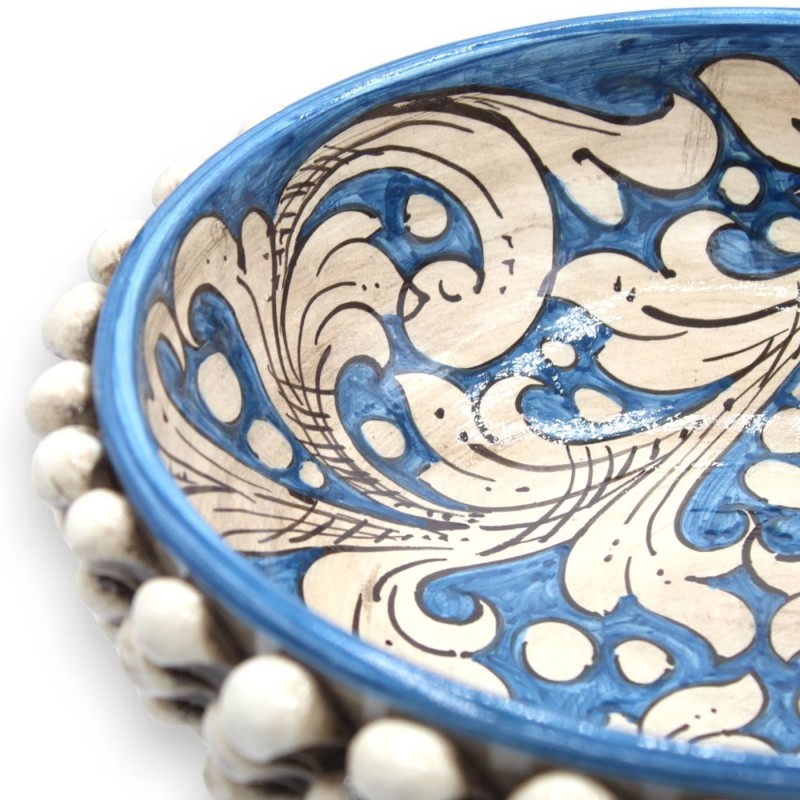 Soporte para tartas Pigna de cerámica Caltagirone - Ø aprox. Decoración barroca blanca antigua en blanco y azul. - 