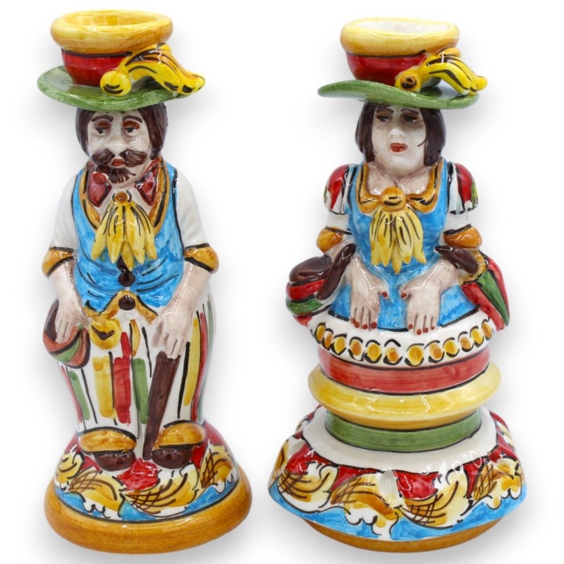 Ett par "Signorotti" lampor, i Caltagirone keramik, ca h 20 cm. barock och mångfärgad dekoration - 