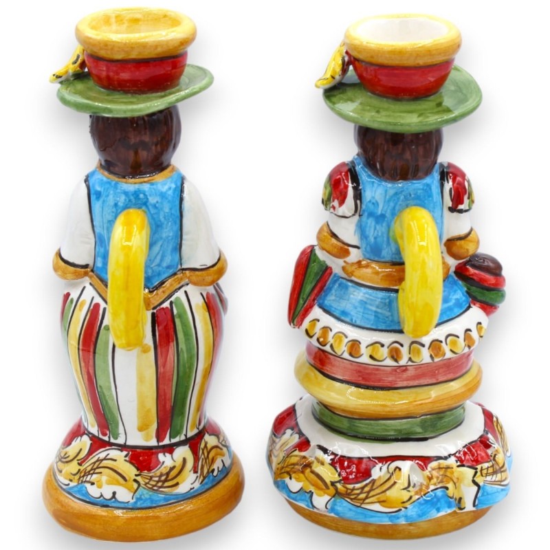 Ett par "Signorotti" lampor, i Caltagirone keramik, ca h 20 cm. barock och mångfärgad dekoration - 