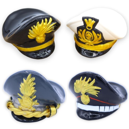 Chapeau casquette de police en céramique fine, L 9 et h 7 cm environ. (1pc) diverses décorations - 