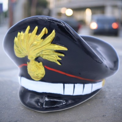Gorra de policía de cerámica fina, ancho 9 y alto 7 cm aprox. (1 pieza) varias decoraciones - 
