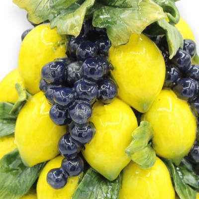 Alzata Piramide di Limoni e Uva in pregiata ceramica, h 30 e L 20 cm ca. con foglie del limone e dell'uva - 