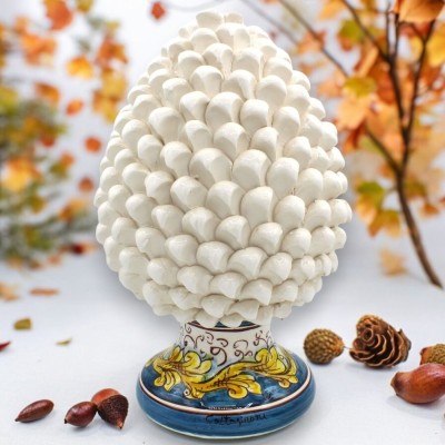 Cerâmica Siciliana Pigna Caltagirone, opção h 25 cm ou h 30 cm aprox. (1ud) Branco, haste com decoração barroca sobre fu