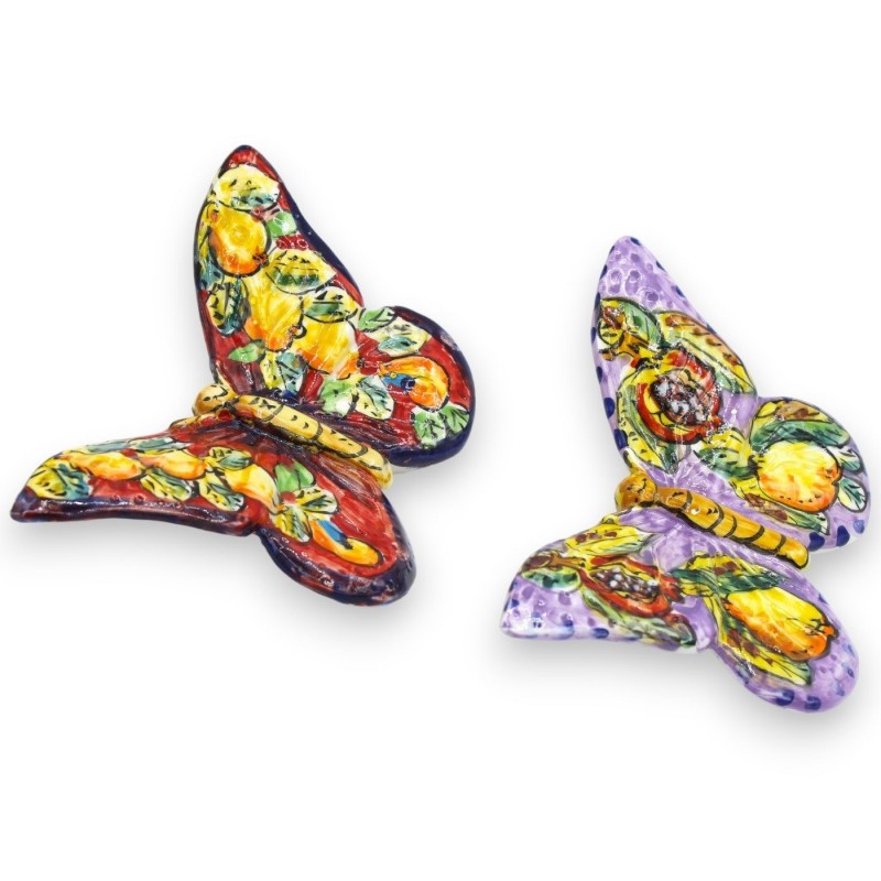 Mehrfarbiger und mehrfach verzierter Schmetterling aus feiner sizilianischer Keramik, L 20 x H 13 cm ca. (1 Stück) Zufäl