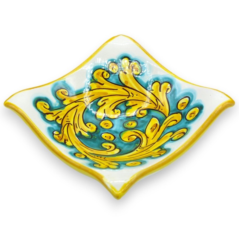 Esvaziador de bolso para lenço de cerâmica Caltagirone, C 17 x 17 x h 6 cm aprox. Decoração barroca sobre fundo verdete 