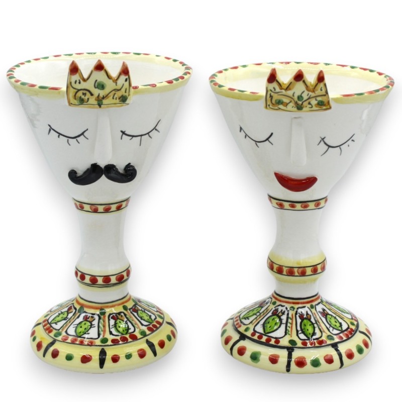 Ett par kalkar med ansikte och krona, i Caltagirone keramik - h ca 18 cm. prickly pear och prickiga dekoration - 