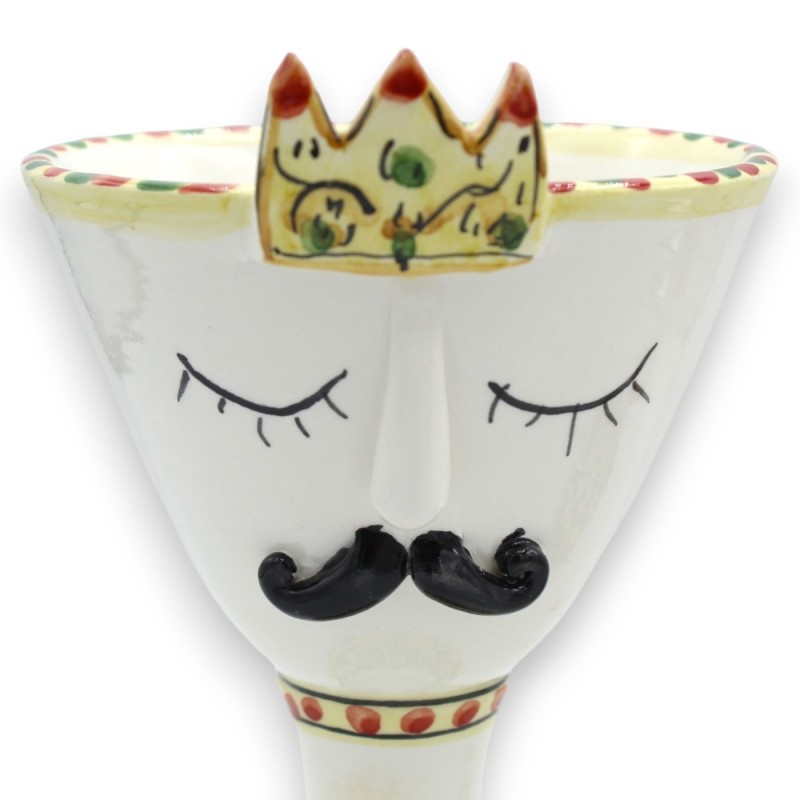 Paar Kelche mit Gesicht und Krone, aus Caltagirone-Keramik – H ca. 18 cm. Kaktusfeigen- und Tupfendekoration - 