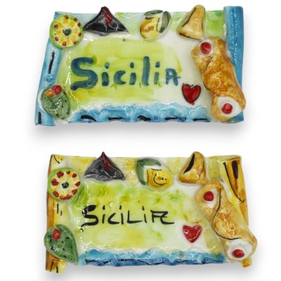 Magnete gigante calamita, ceramica Caltagirone, forma Pergamena, L 13 x 7 cm ca. (1unità) applicazioni di elementi Sicil