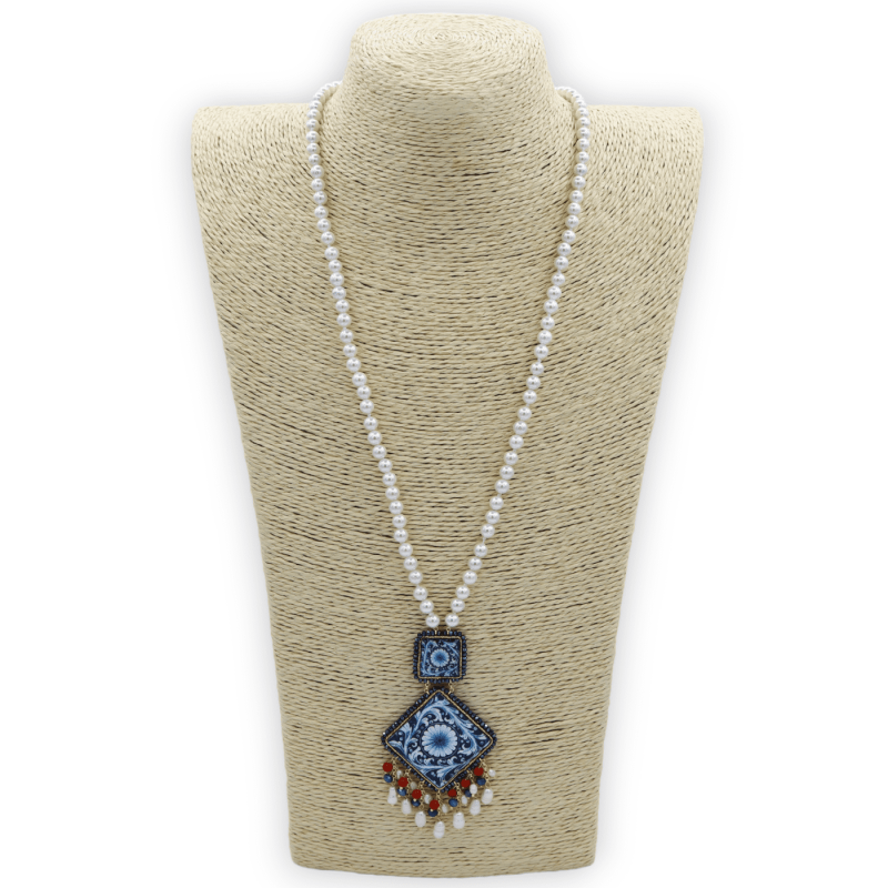 Collana con Perle naturali e inserti di mattonelline in pietra lavica e maioliche siciliane, L 65 + 9 cm ca. - 