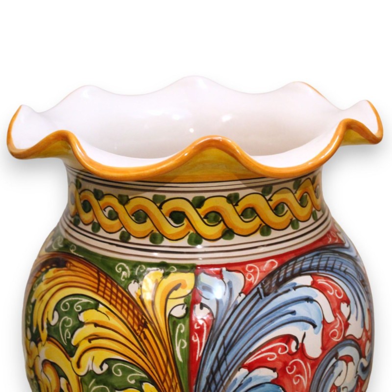 Glasvase mit Wellenschliff, ca. H 40 x Ø 28 cm. Caltagirone-Keramik mit barockem Mehrfarben- und Zopfdekor - 