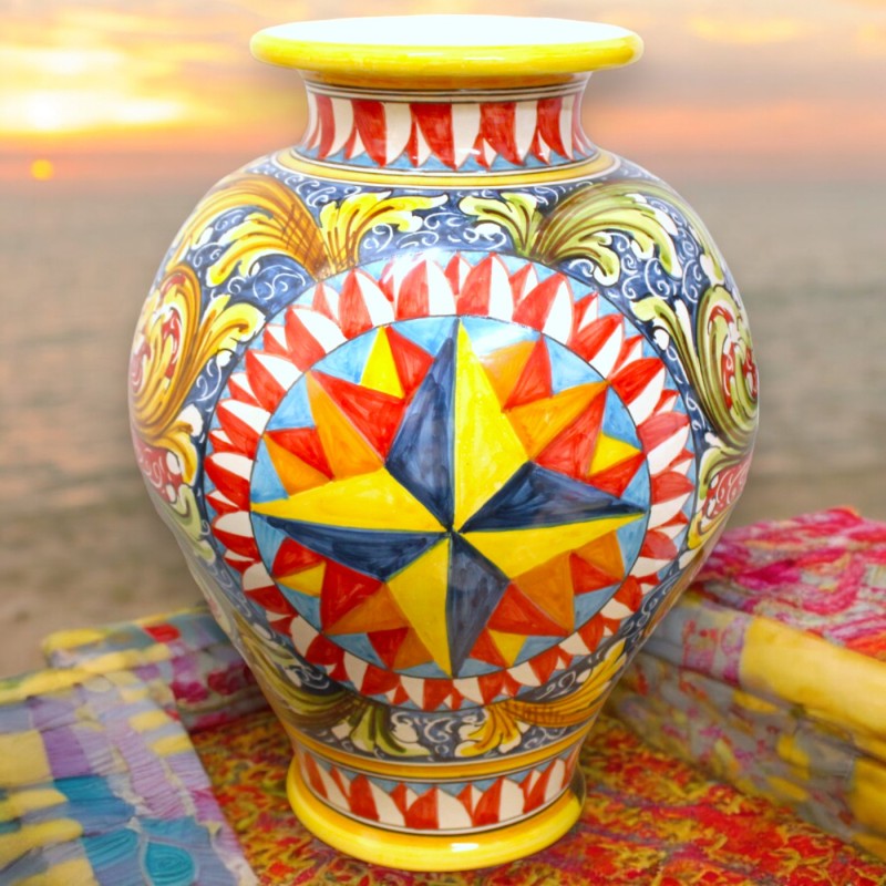 Komvaas, h 40 x Ø 30 cm ca. Caltagirone-keramiek met kompasroos en veelkleurige barokke decoratie - 