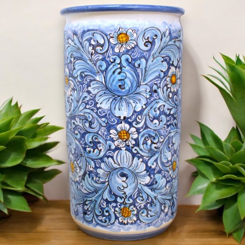 Porte-parapluies cylindrique en céramique sicilienne, environ h 50 cm. décoration baroque avec fleurs sur fond bleu et t 2