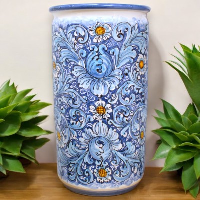 Porte-parapluies cylindrique en céramique sicilienne, environ h 50 cm. décoration baroque avec fleurs sur fond bleu et t