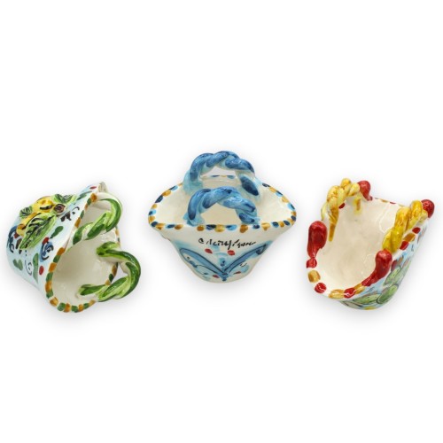 Caltagirone ceramic basket with smooth or rope handle, h 8 x 11 cm approx. (1pc) Random decoration and colour -  2