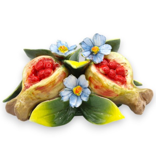 Fascio con composizione di melograni, Fiori e foglie in pregiata ceramica - h 9 x 13 cm ca. -  2