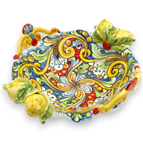 Caltagirone keramiek middenstuk, Ø 38 en h 16 cm ca. barokdecoratie, bloem- en citroenapplicaties - 