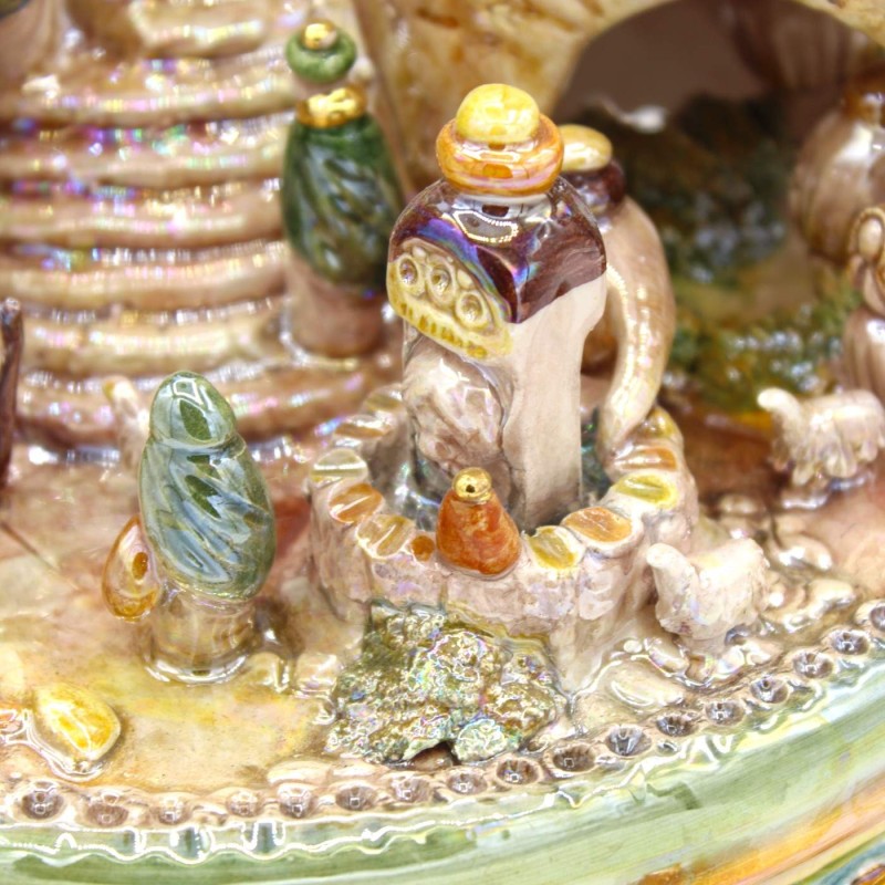 Crèche Borgo en céramique de Caltagirone, h 27 x Ø 26 cm environ. Émail en or pur 24 carats et nacre - 