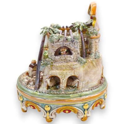 Borgo julkrubba i Caltagirone keramik, h 27 x Ø 26 cm ca. 24k rent guld emalj och pärlemor - 