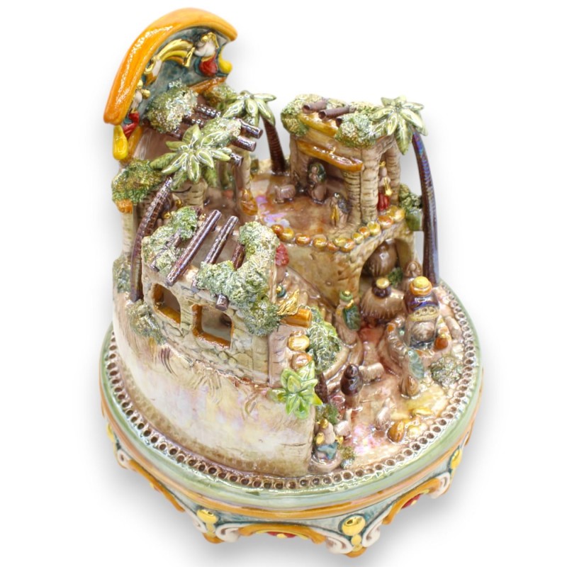 Borgo julkrubba i Caltagirone keramik, h 27 x Ø 26 cm ca. 24k rent guld emalj och pärlemor - 