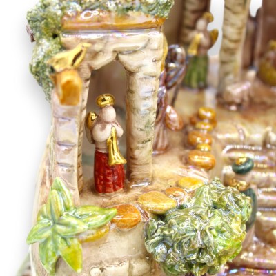 Borgo julkrubba i Caltagirone keramik, h 27 x Ø 26 cm ca. 24k rent guld emalj och pärlemor - 