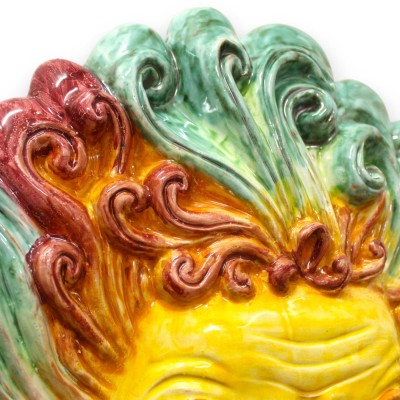 Gesicht von Aeolus, Wandpaneel aus Caltagirone-Keramik, ca. H 50 x B 48 cm. - 