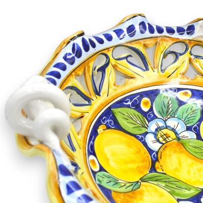 Centrotavola smerlato e traforato, ceramica Caltagirone, manico serpentina, 2 misure (1Unità) decoro Limoni e fiori - 