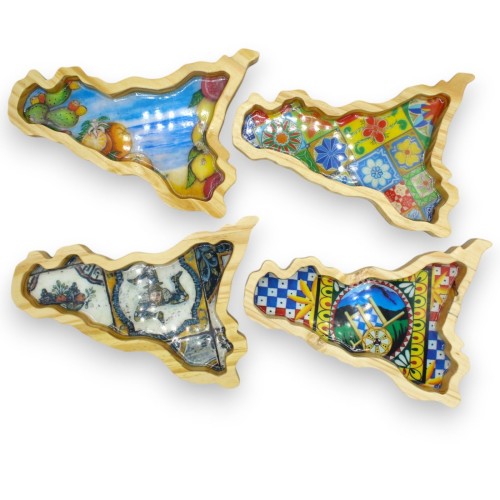 Vassoio Svuota tasche in legno di Pino a forma di Sicilia - h 17 x 25 cm ca. Vari Decori (1Unità) - 