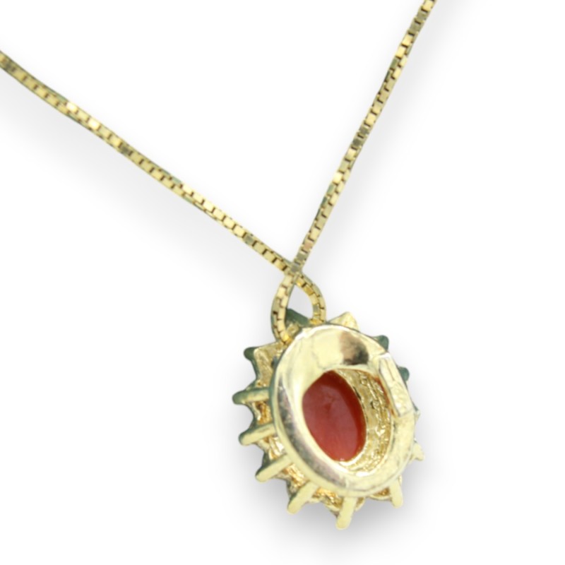 Collana in Argento 925, placcato Oro, h 44 + 1 cm ca. ciondolo Margherita con Corallo Torre del Greco e Zirconi - 