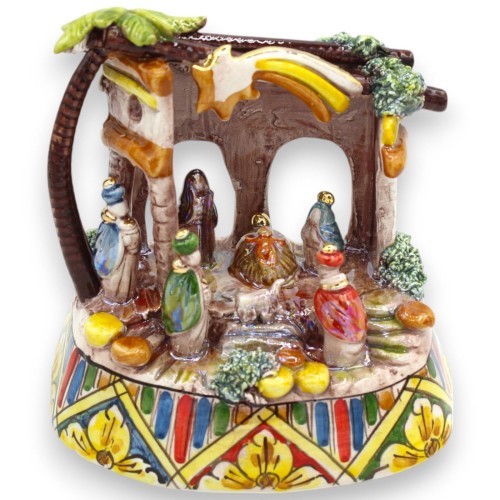 Hut Kerststal h 14 x 13 cm ca. Parelmoer emaille, Caltagirone keramiek, 24-karaats puur gouden details - 