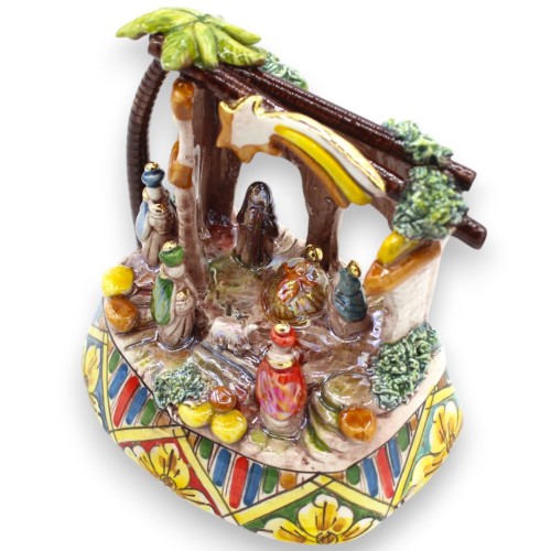 Hut Kerststal h 14 x 13 cm ca. Parelmoer emaille, Caltagirone keramiek, 24-karaats puur gouden details -  2