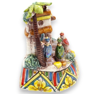 Cabane Crèche h 14 x 13 cm env. Émail nacre, céramique Caltagirone, détails en or pur 24 carats - 