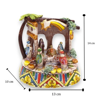 Hüttenkrippe H ca. 14 x 13 cm. Perlmutt-Emaille, Caltagirone-Keramik, Details aus 24-karätigem reinem Gold - 
