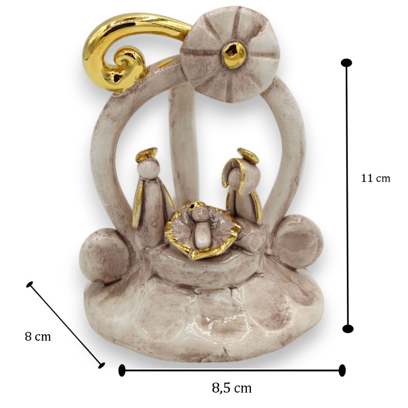 Caltagirone ceramic nativity scene - h 11 and w 8 cm approx. antique white, 24k pure gold enamel details - 