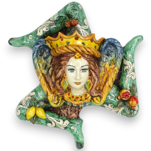 Trinacria in ceramica Caltagirone, h 32 x 32 cm ca. fondo verde, con corona e applicazioni - 