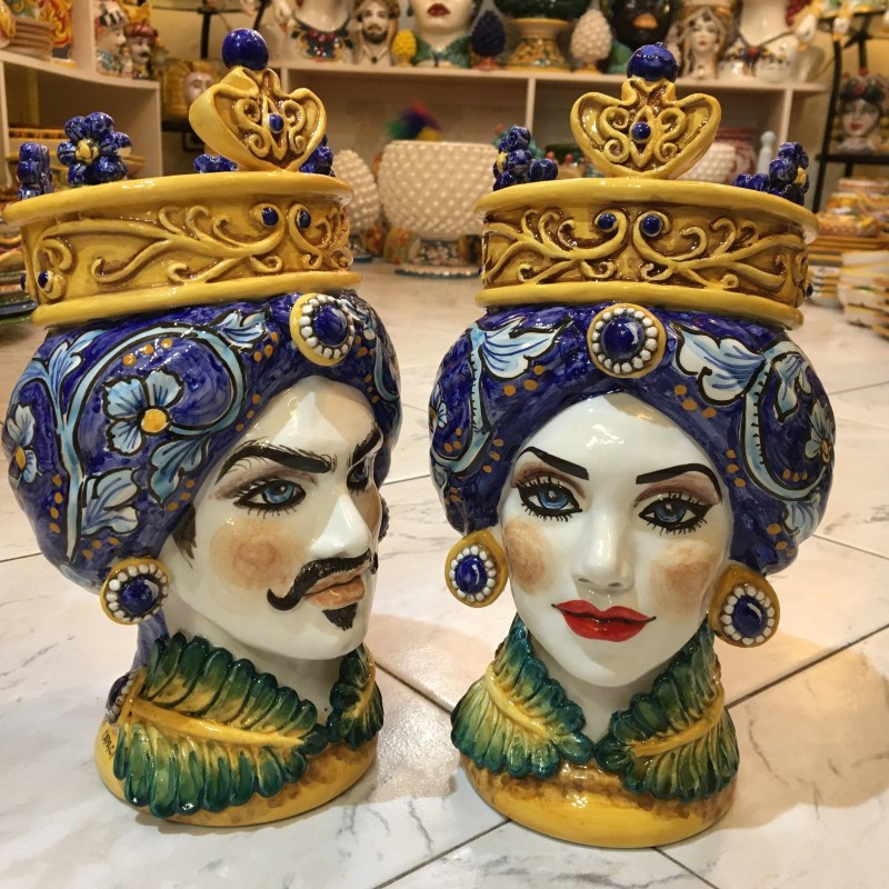 Pair of Moro z koroną wykonanymi z kobaltu niebieskiego tle i dekoracji kwiatowej – wysokości 25 cm - 