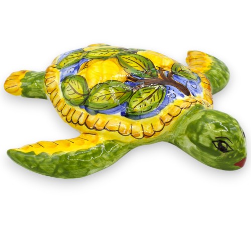 Zeeschildpad van fijn Siciliaans keramiek, ongeveer L 27 x 27 x h 5 cm. in twee decoraties (1st) -  2
