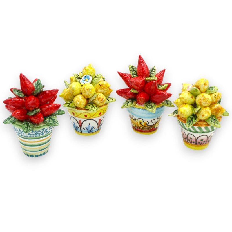 Växtvas med sammansättning av citroner, blad och blomma, h ca 9 cm. Caltagirone keramik - 