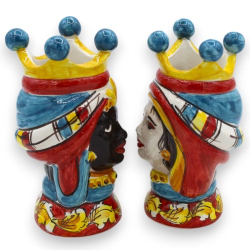 Paire de têtes marron foncé en céramique de Caltagirone - h environ 13 cm avec couronne, turban bleu et rouge MD3 -  2