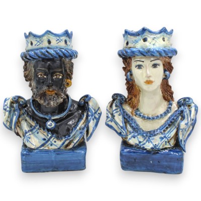 Paire de bustes en céramique Caltagirone avec couronne, bleu antique, h environ 18 cm. base carrée - 