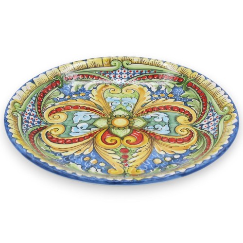 Ceramiczny talerz ozdobny Caltagirone Ø 37 cm ok. wielobarwna dekoracja barokowa i kwiatowa, na niebieskim tle -  2