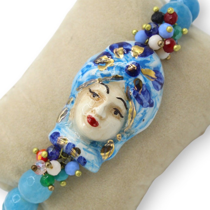 Armband mit Angelit-Kugeln, L ca. 18 cm. Sizilianischer Maurenkopf, Frau, Caltagirone-Keramik, 24-karätige Goldemail - 