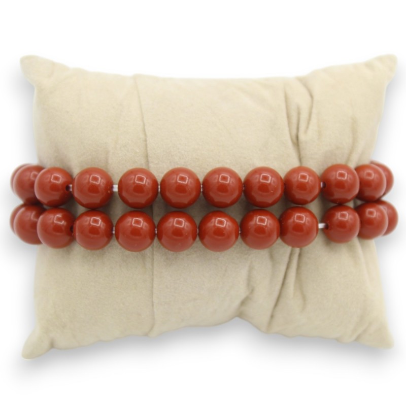 Pulsera con doble hilera de perlas mallorquinas de 18 cm aprox. baldosas de piedra volcánica y mayólica blanca/burdeos -