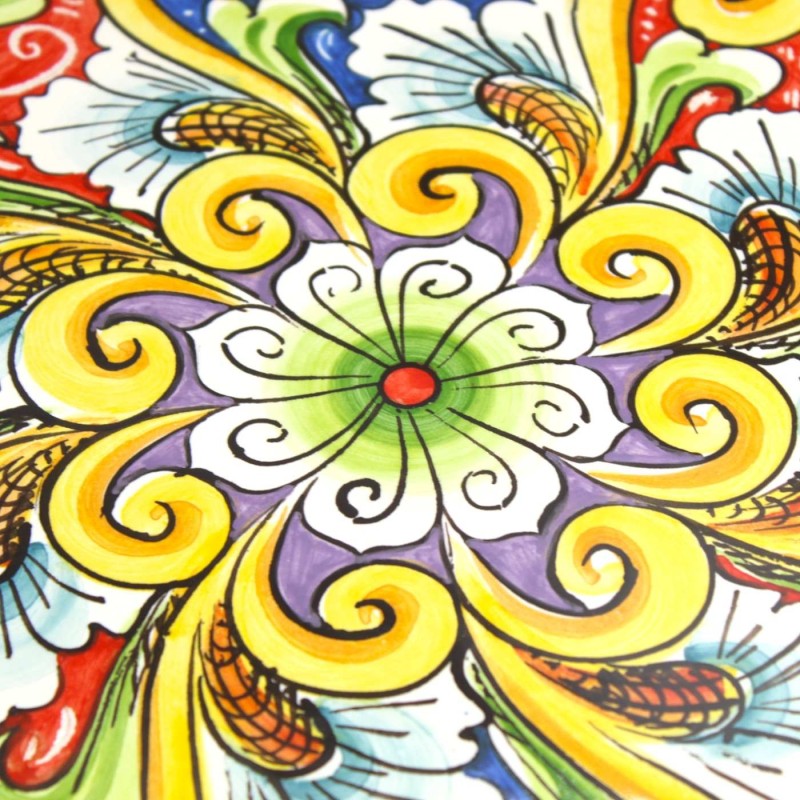 Piatto Ornamentale in ceramica Caltagirone, Ø 37 cm ca. decoro barocco e fiore su fondo blu - 