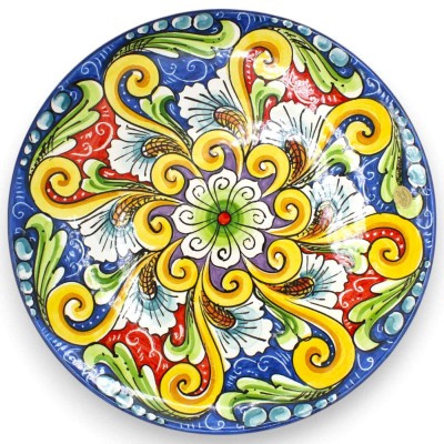 Piatto Ornamentale in ceramica Caltagirone, Ø 37 cm ca. decoro barocco e fiore su fondo blu - 