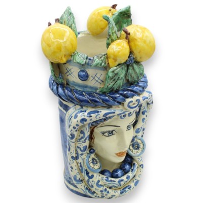 Cabezas de moro siciliano (par) h 31 / 32 cm aprox. con corona de limones, cerámica de Caltagirone, fondo azul - 