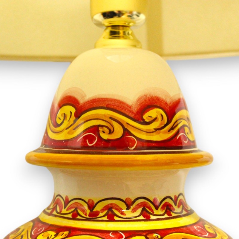 Barokke lamp in Caltagirone keramiek - h ca. 55 cm. Barokke decoratie met Palmette Rode achtergrond - 