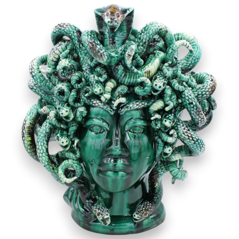 Kopf der Medusa, mythologische Figur, feine sizilianische Keramik, ca. H 40 cm. Grünspan, Moderner Stil - 