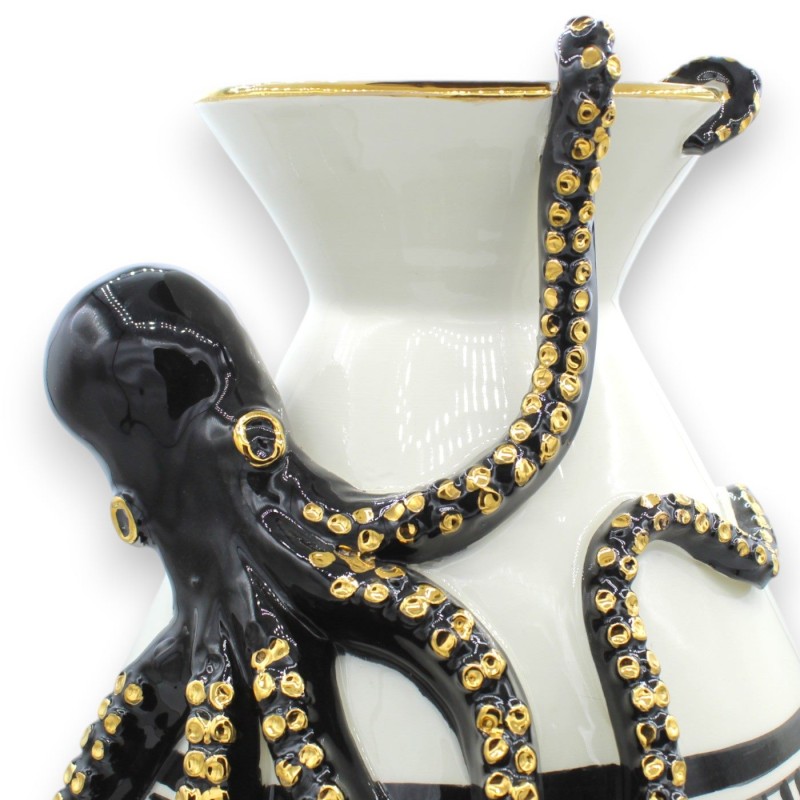 Vaso ânfora com aplicação de Polvo Preto, aprox. altura 40 cm. Detalhes em esmalte ouro 24k, decoração moderna - 
