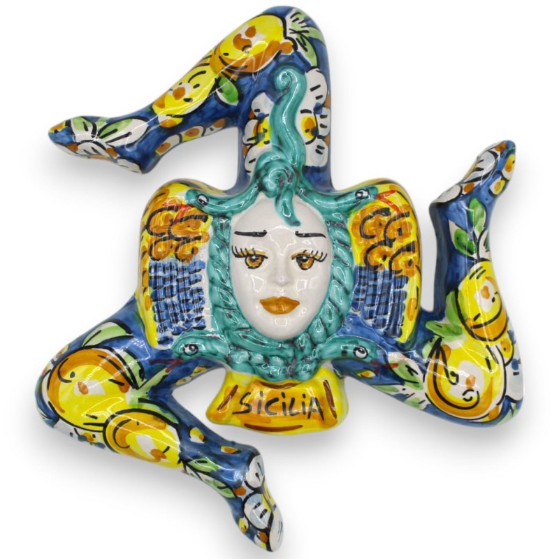 Trinacria aus Keramik aus Caltagirone, Höhe ca. 20 cm. (1 Stück) verschiedene Farben und zufällige Dekoration MD1 - 